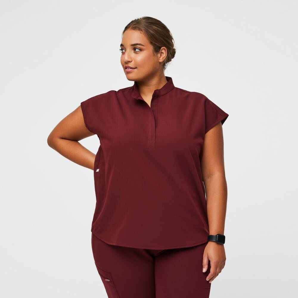 EUC Figs Rafaela Oversized Scrub Top in Burgundy-- Size Small
